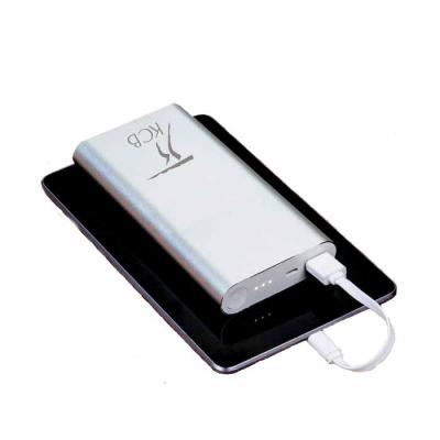 Power Bank metálico com indicador led de bateria. Carregador de metal retangular com bordas arred...