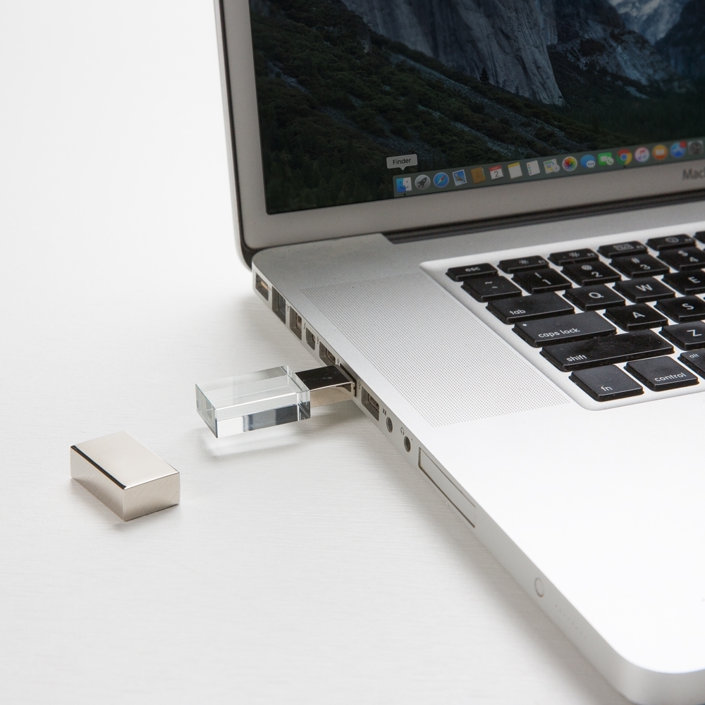 Pen Drive Vidro 4GB Personalizado — foto 3