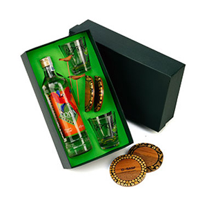 Caixa para presente com cachaça Mineira