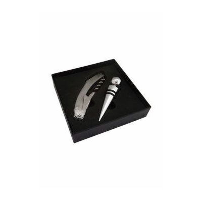 Kit vinho personalizado possui 2 peças.