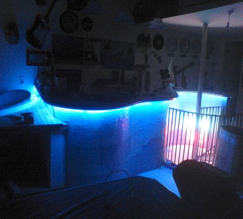 Iluminação para Scotch bar em NEON personalizado