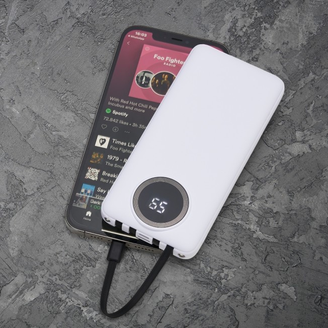 carregador power bank com lanterna e multissaídas