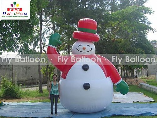 Enfeites inflaveis de Natal