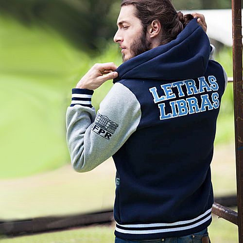 Jaqueta Slim com capuz personalizada de atleticas