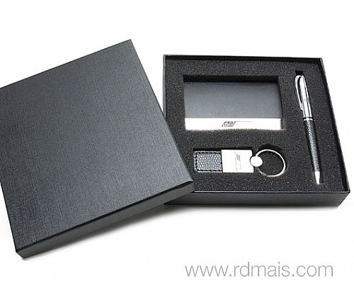 Conjunto de caneta, chaveiro e porta cartão personalizados