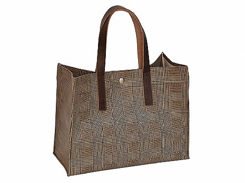 Bolsa sacola personalizada com alça e fechamento de botão.