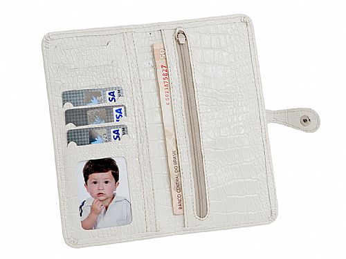Carteira com 6 encaixes para cartão de crédito personalizada.