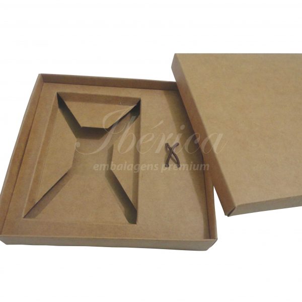 Caixa em kraft personalizada