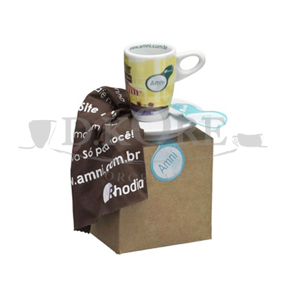 XÍ­CARA DE CAFÉ COM PIRES