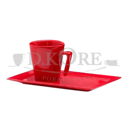 XÍCARA DE CAFÉ COM PIRES PLATEAU