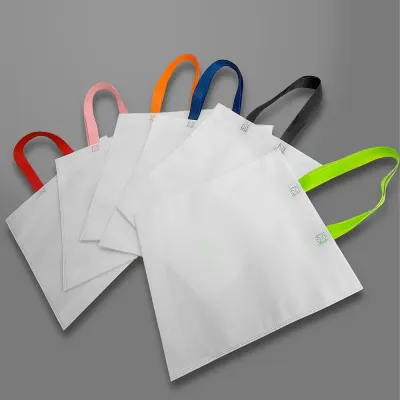 Sacolas em TNT