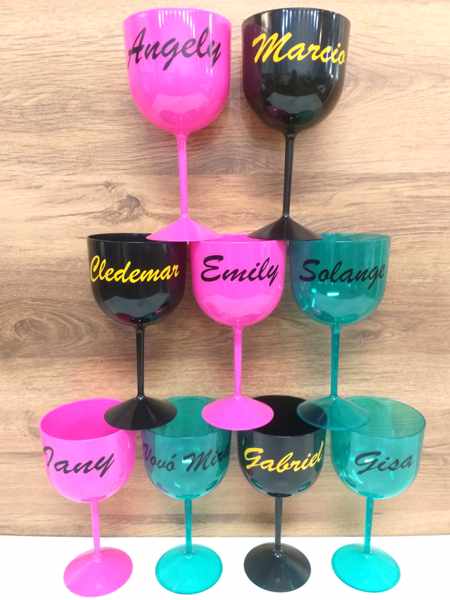 Taça de gin com nome individual personalizada nomes em adesivo 550ml 1un